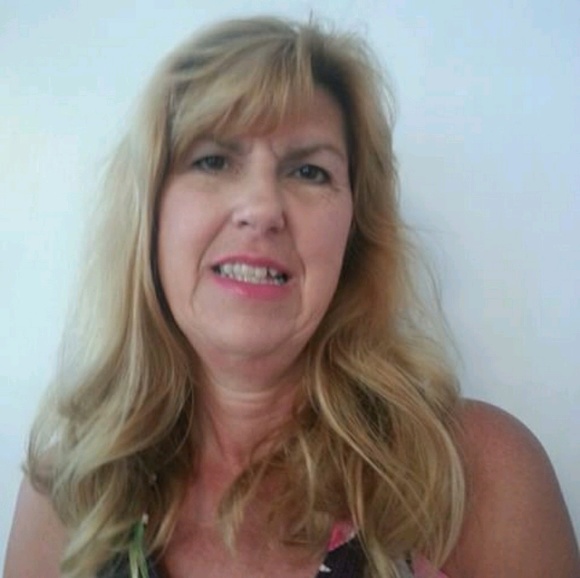 Meet your Posher, Denise - Picture 2 of 2